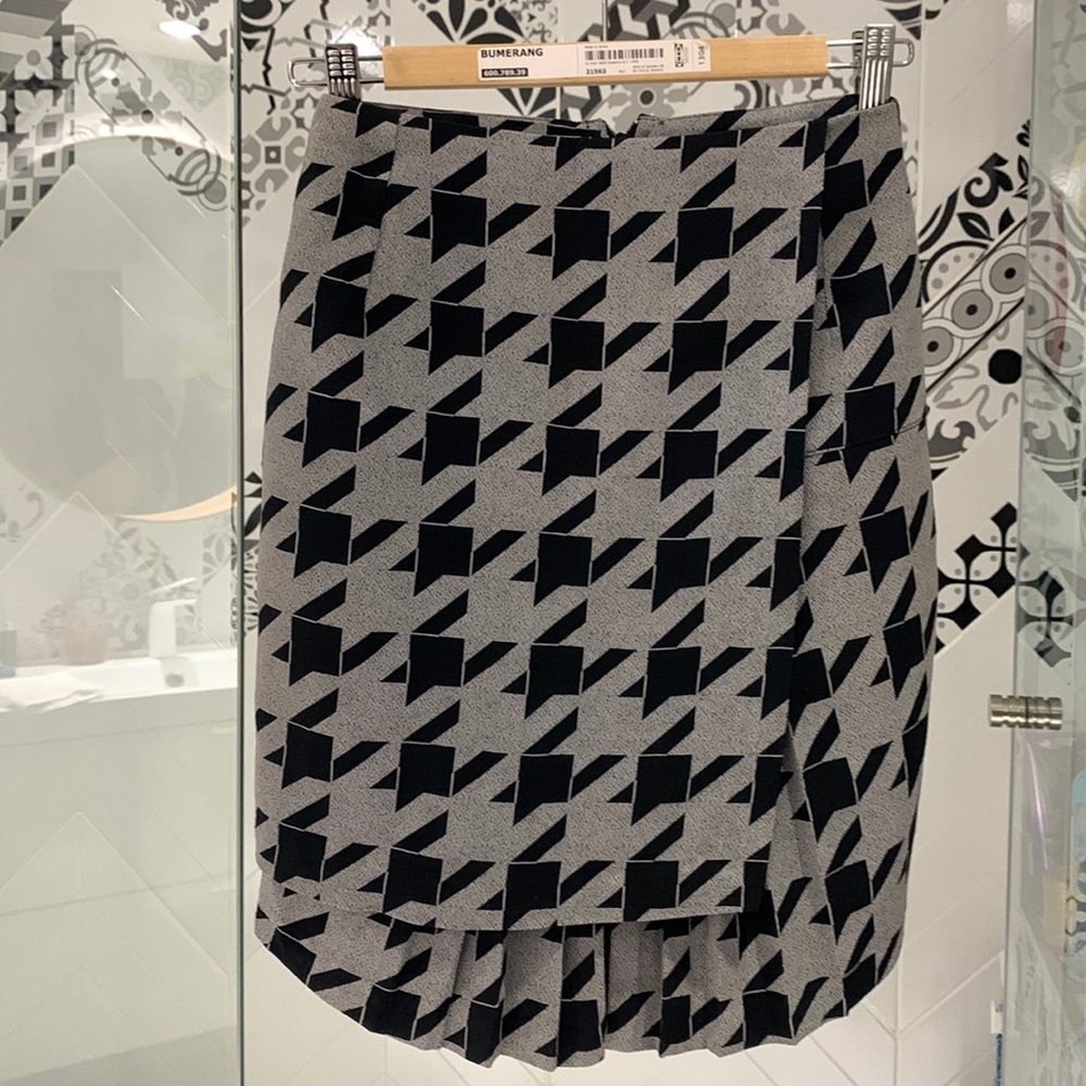 Made in π«π·VTG 90β Beautiful Grey/Black Houndstooth Wrap Skirt - Picture 6 of 13